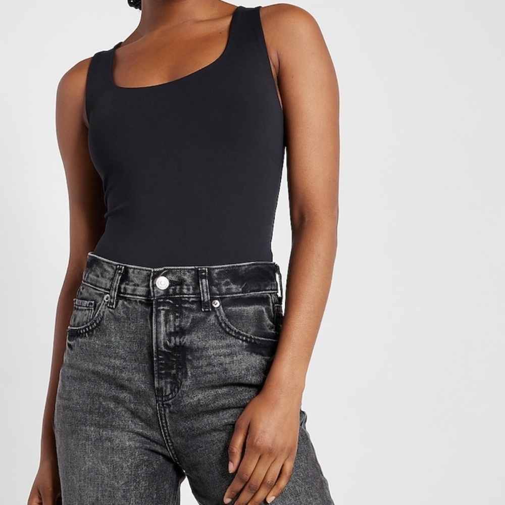 Express Body Contour High Compression Scoop Neck Thong Bodysuit